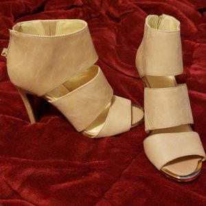BRAND NEW, Jessica Simpson tan three strap heels